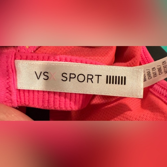 Victoria’s Secret VSX Vibrant Sports Bras Mesh Ventilation Activewear Sporty - Picture 6 of 13